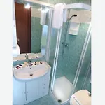 Colorful With Pool 비비오네