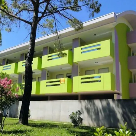 Apartament Colorful With Pool Bibione