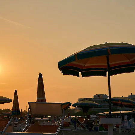 Apartament Colorful With Pool Bibione