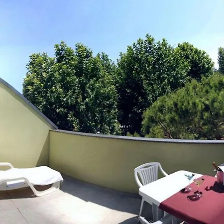 Colorful With Pool Apartament